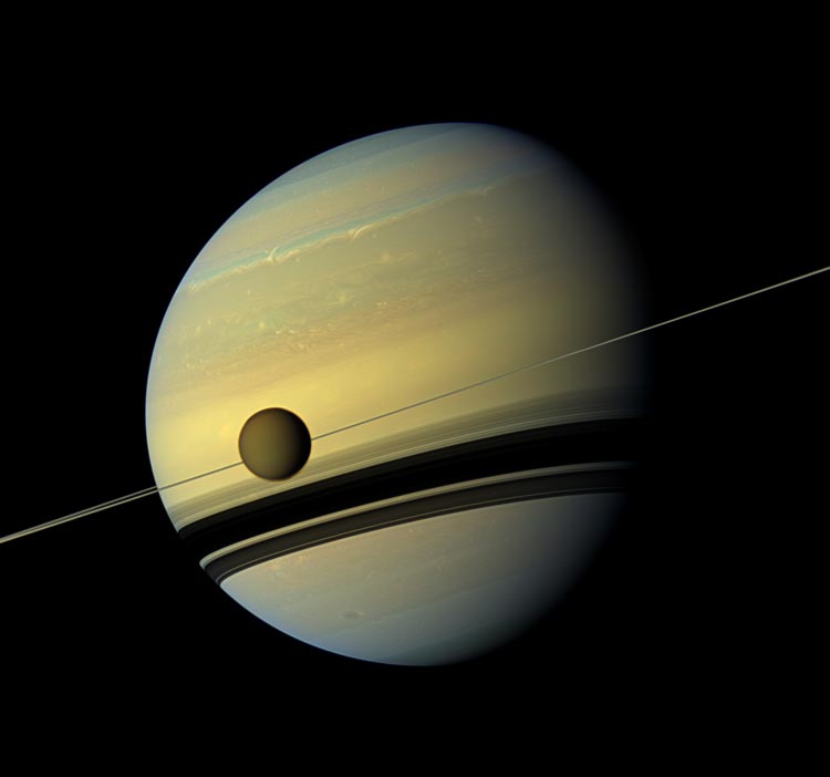 Saturns giant moon Titan