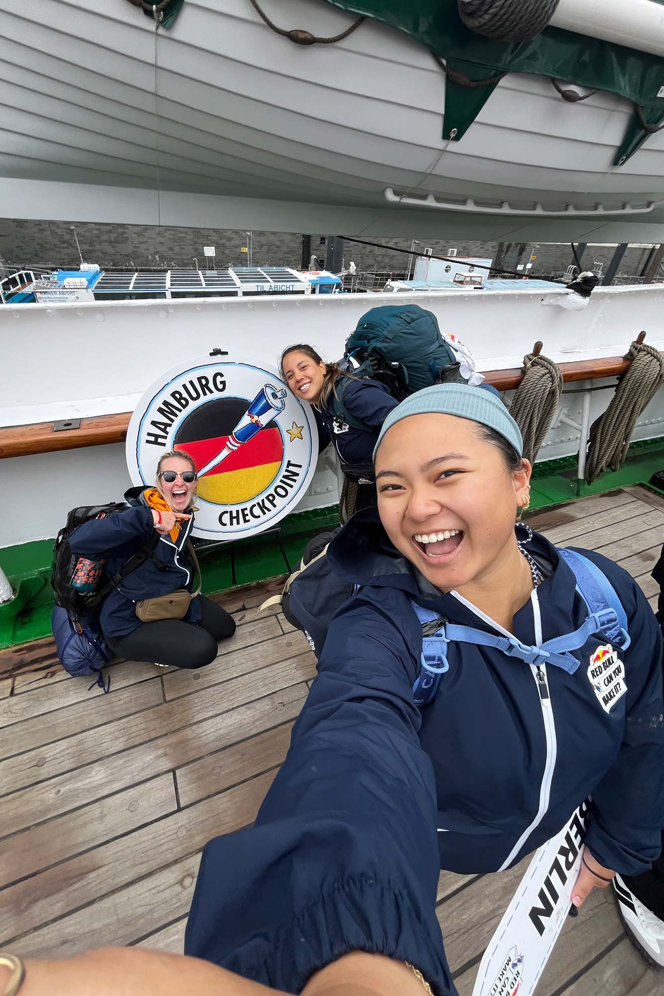 Khuyen and teammates at Hamburg checkpoint