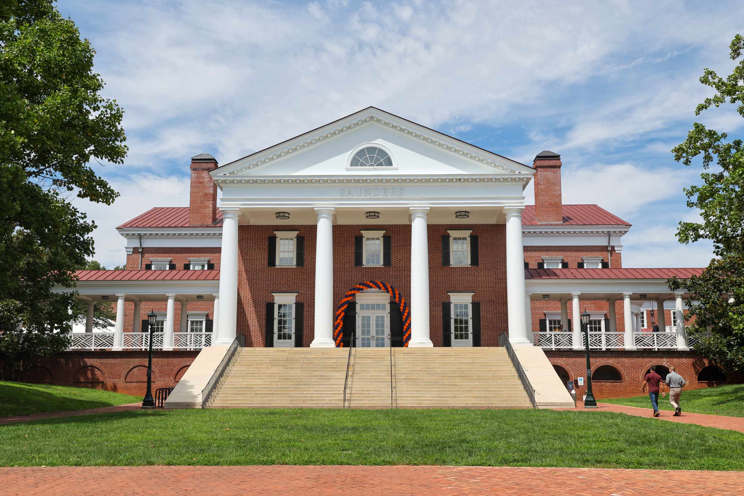 the steps of the UVA Rotunda and lawn on a beautiful day at noon