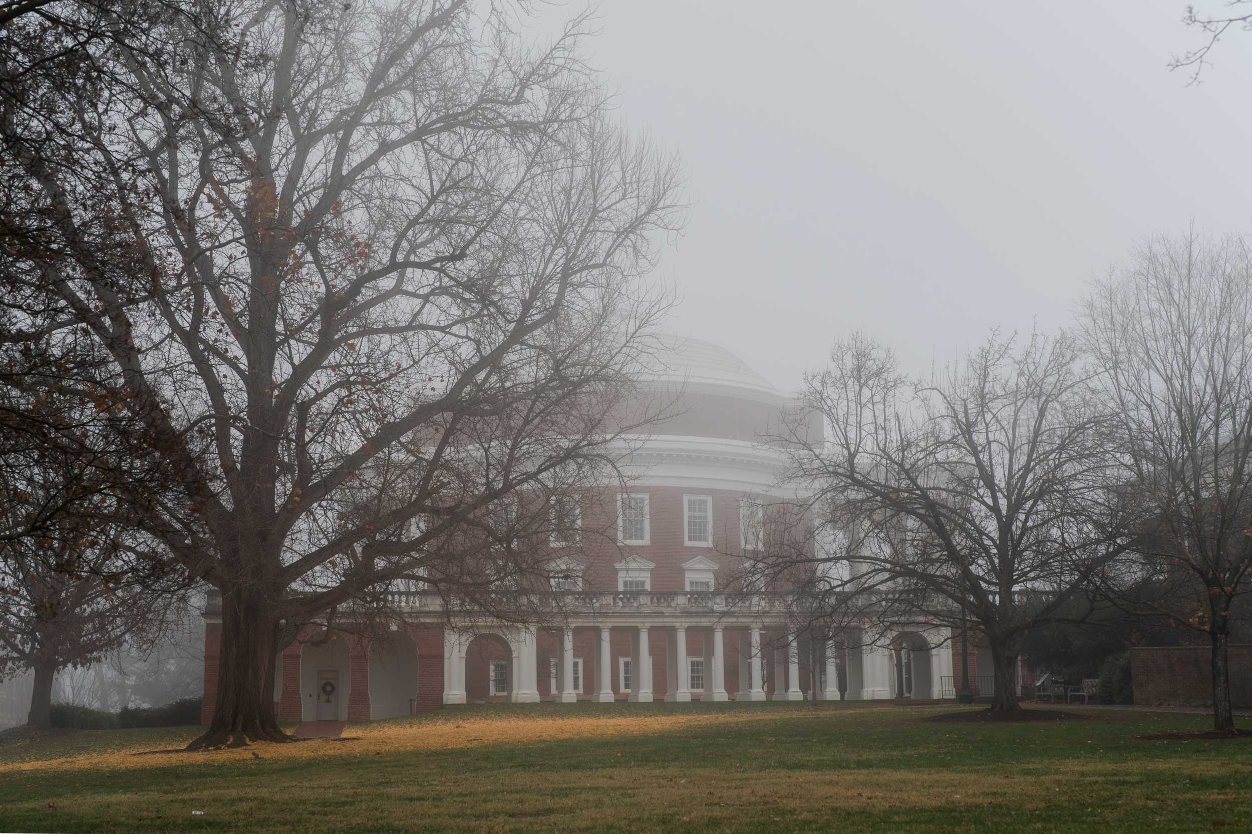 A side profile of the Rotunda on a very foggy morning