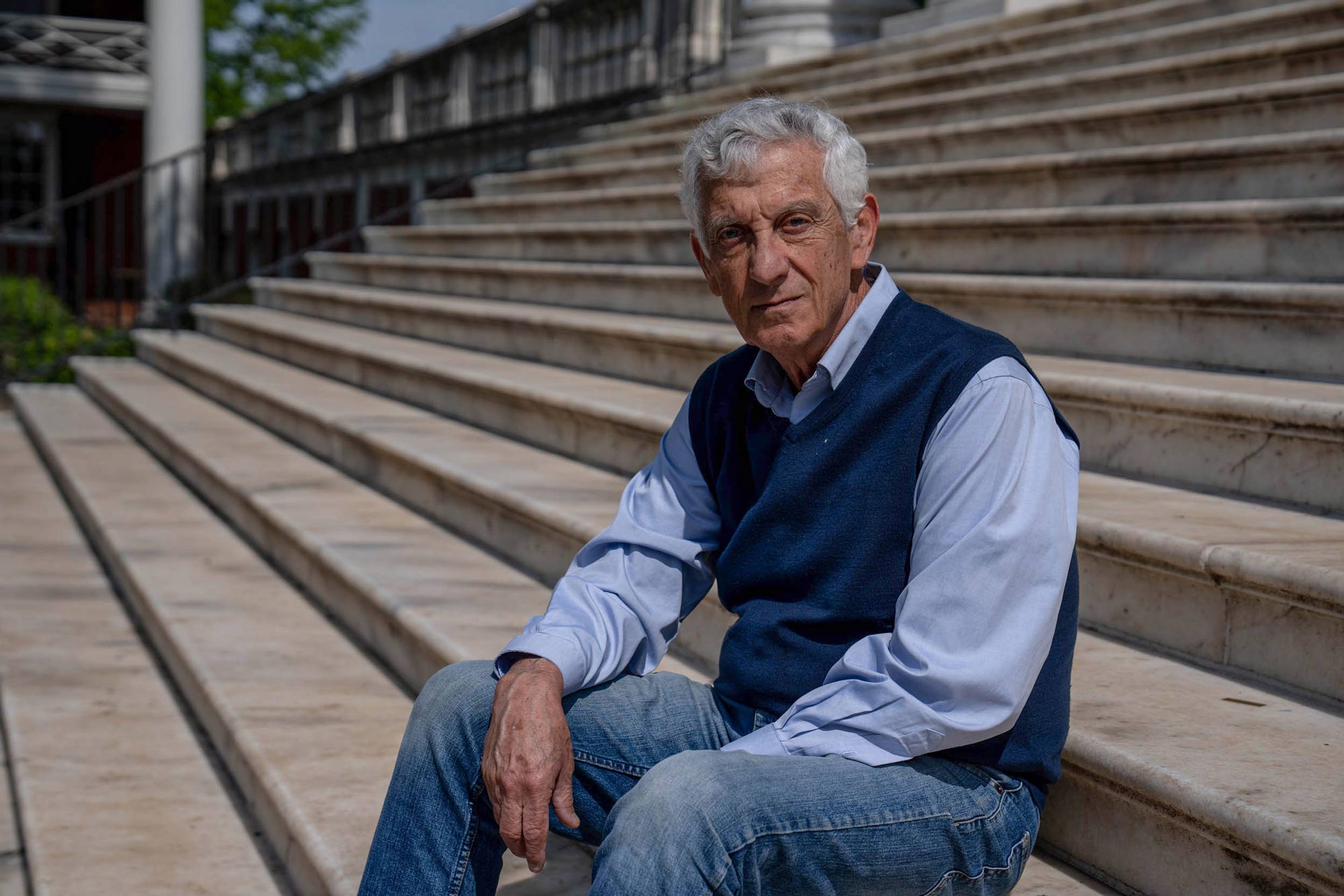 Portrait of Retired engineering professor Gabriel Laufer 