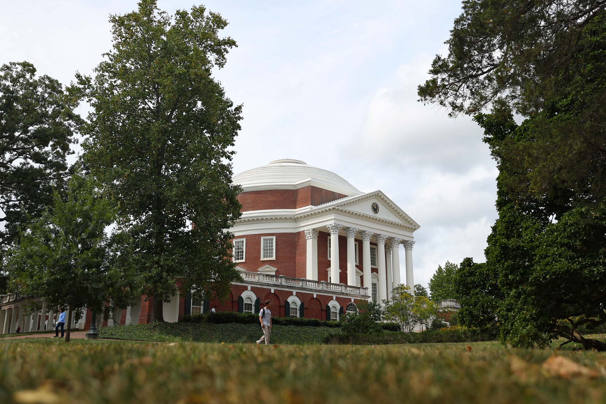 A side angle of the Rotunda on a cloudy day