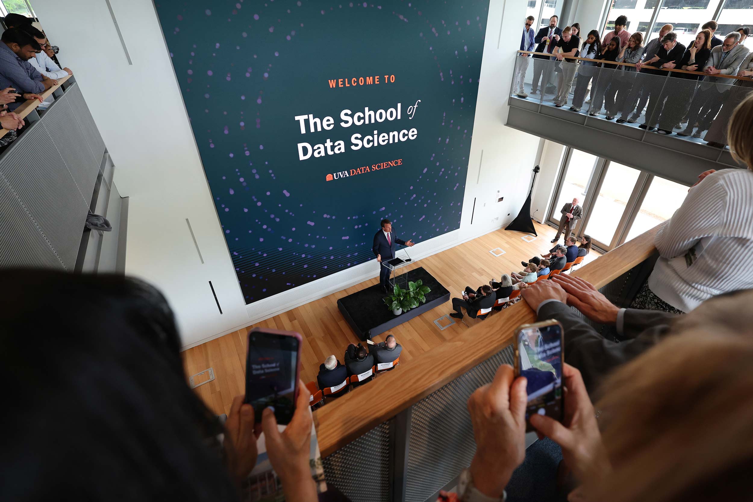 Governor of Virginia Collaborates with UVA Leadership to Inaugurate New Data Science Building