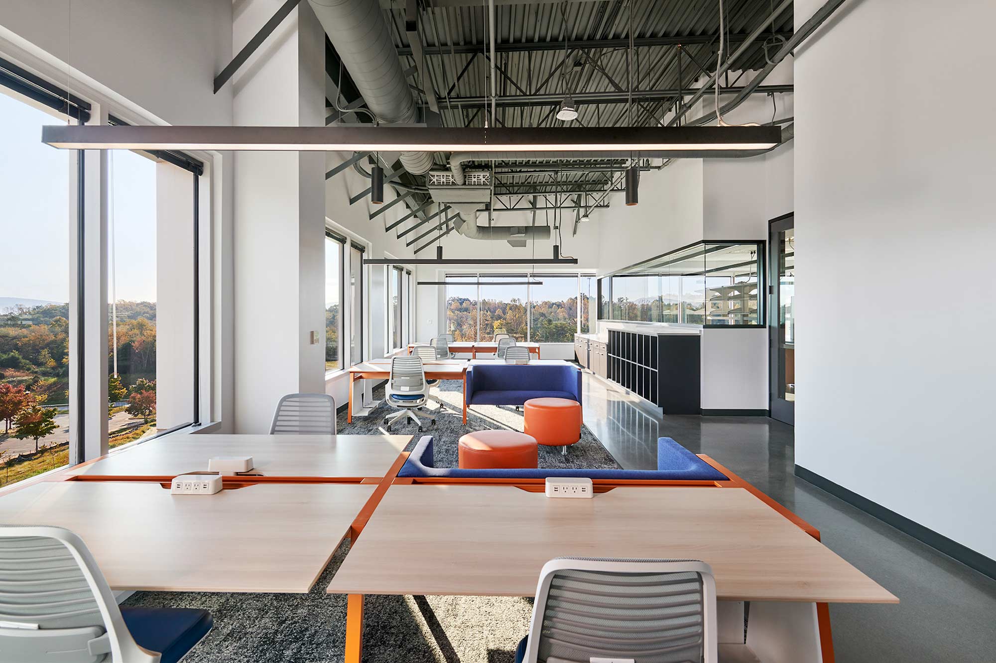 A study area with several tables 