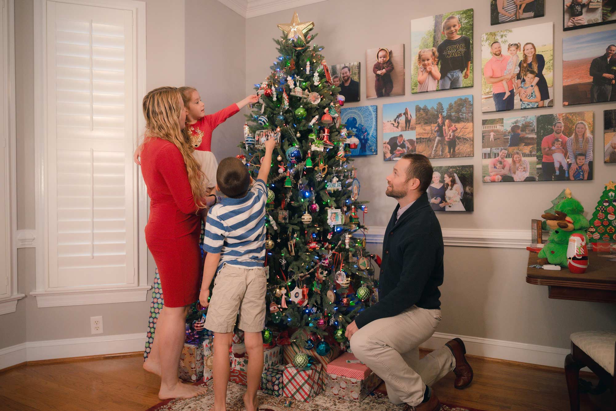 Walker family decorating the tree