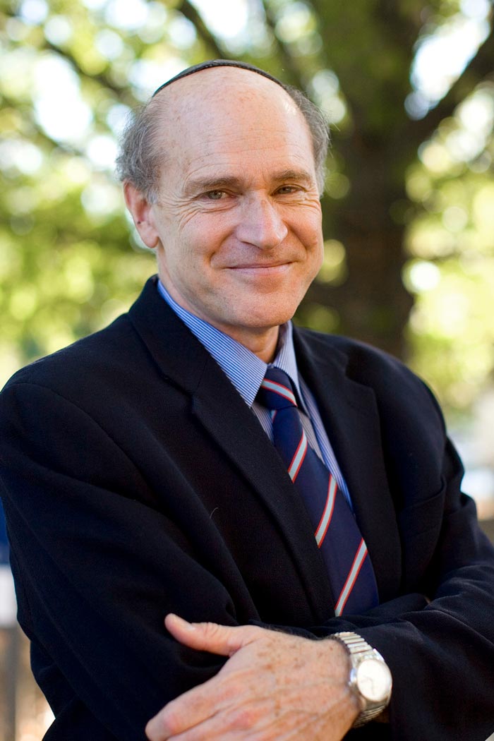 Portrait of Professor emeritus Peter Ochs