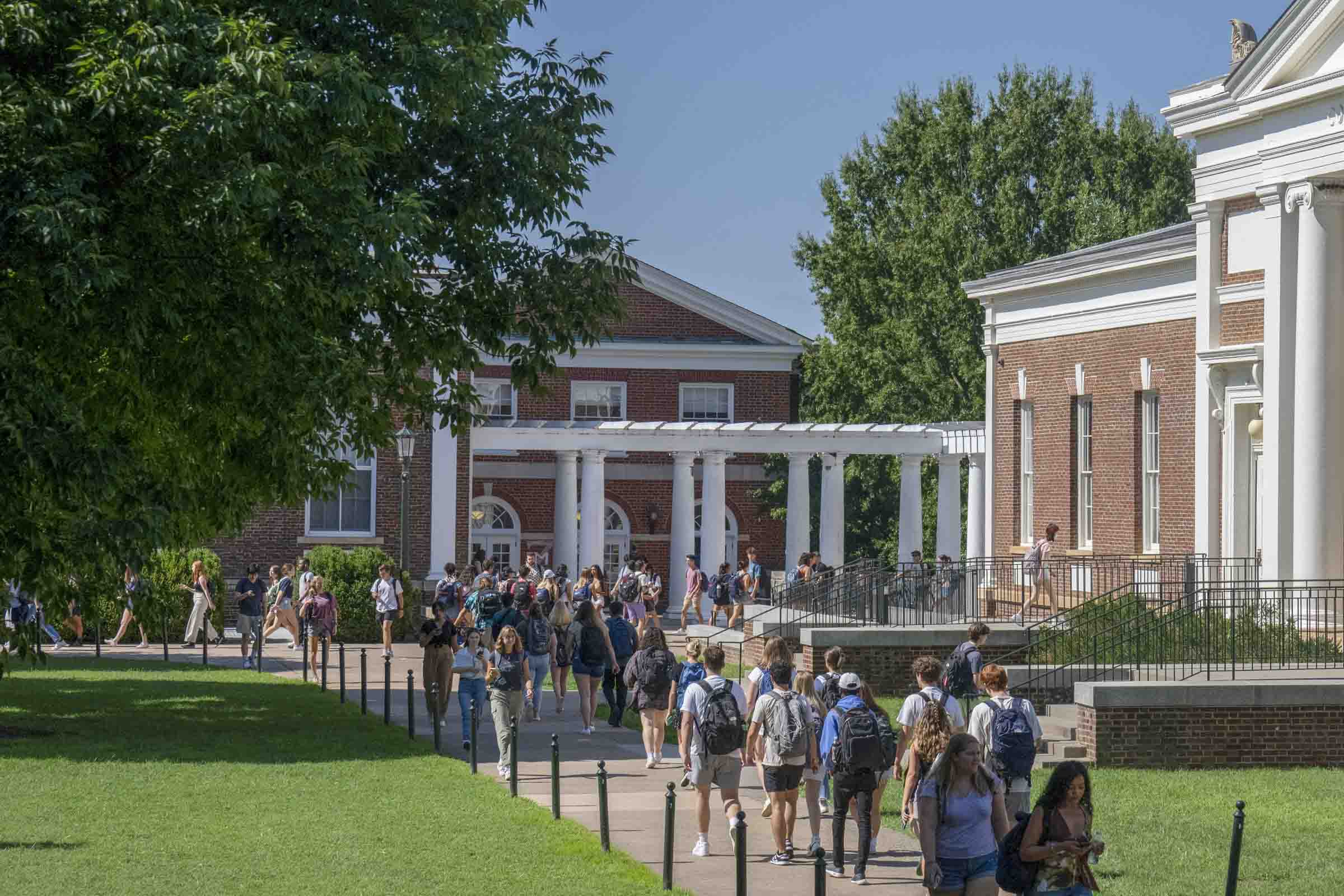 Students walking on the Lawn to their first day classes.