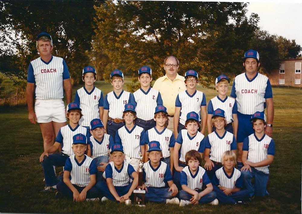 Team photo of a little league baseball team