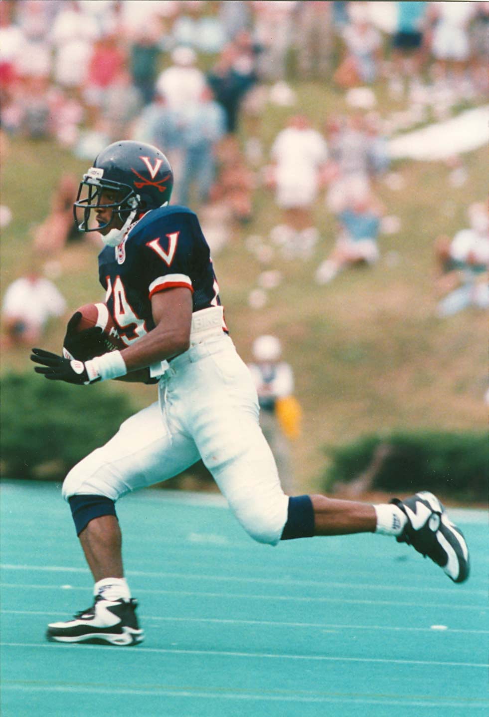 Action shot of Ronde at UVA