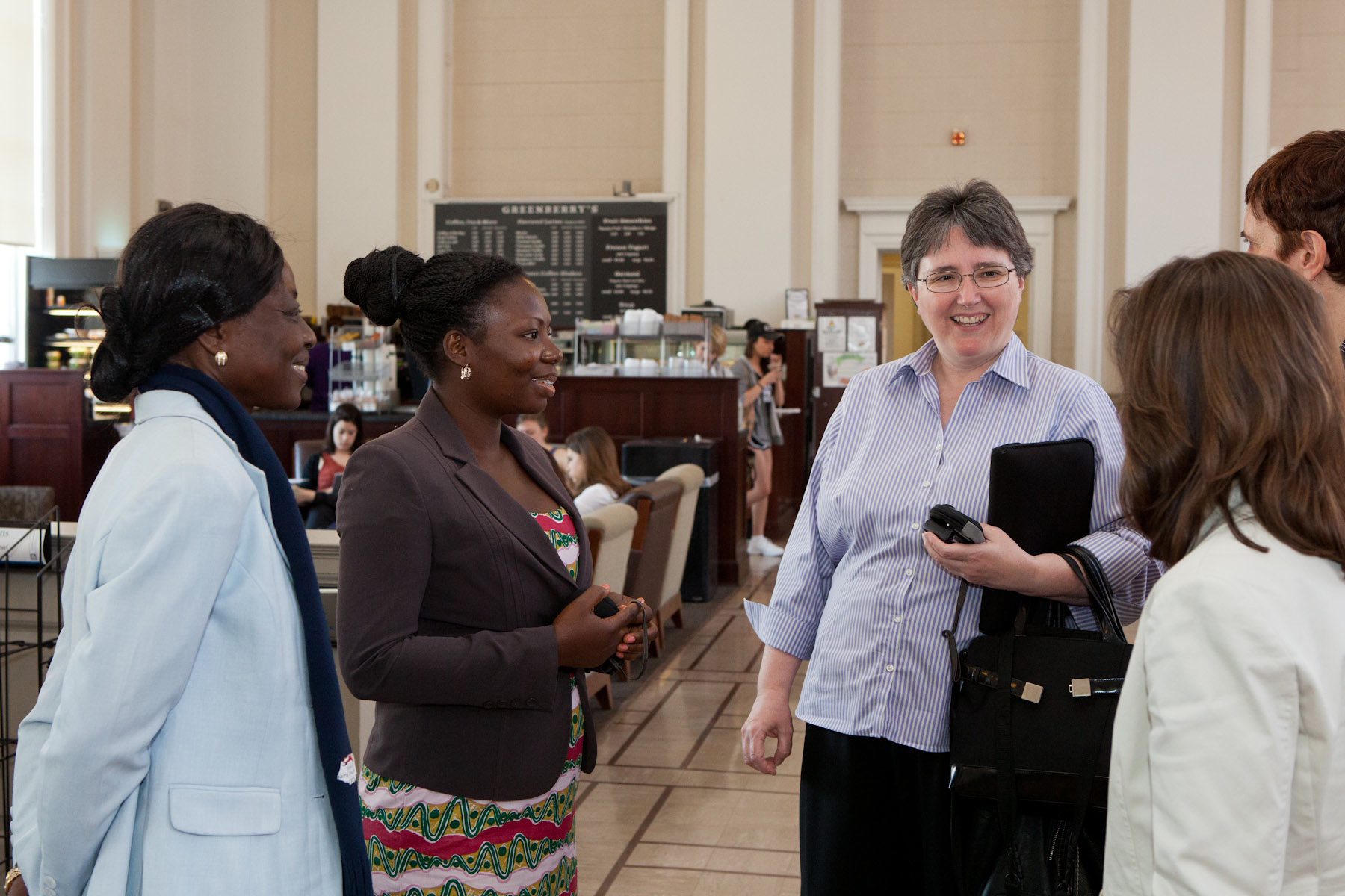 Librarians from Ghana talk to UVA librarians
