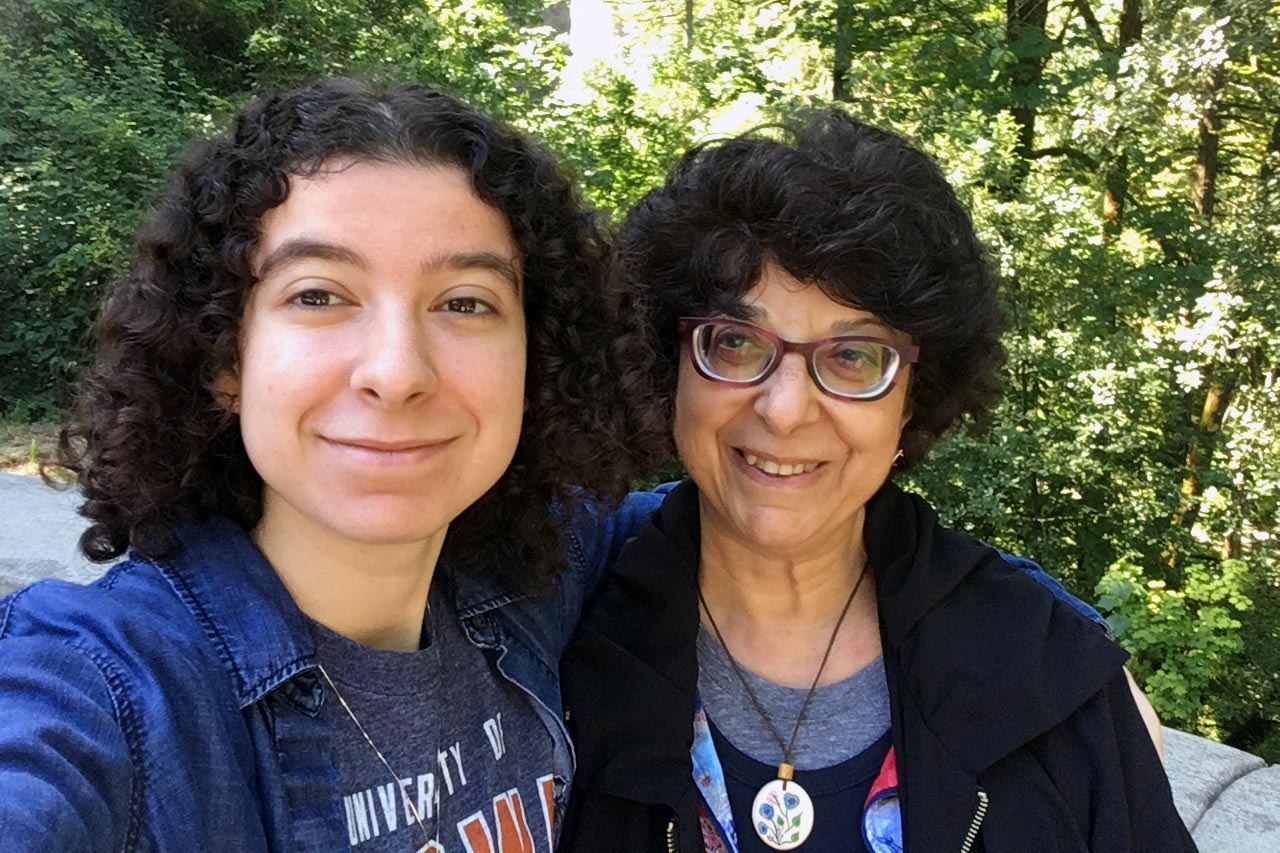Alizé Dreyer and her mother, Ayşegül, stand together for a selfie