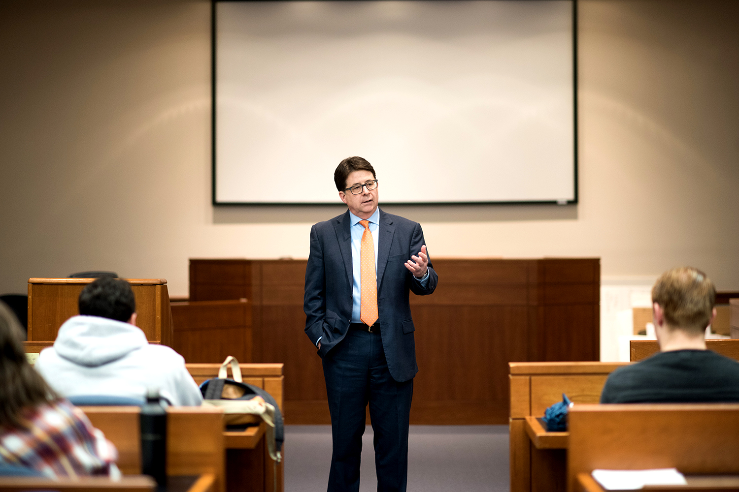 Dean Strang talking to a group of students