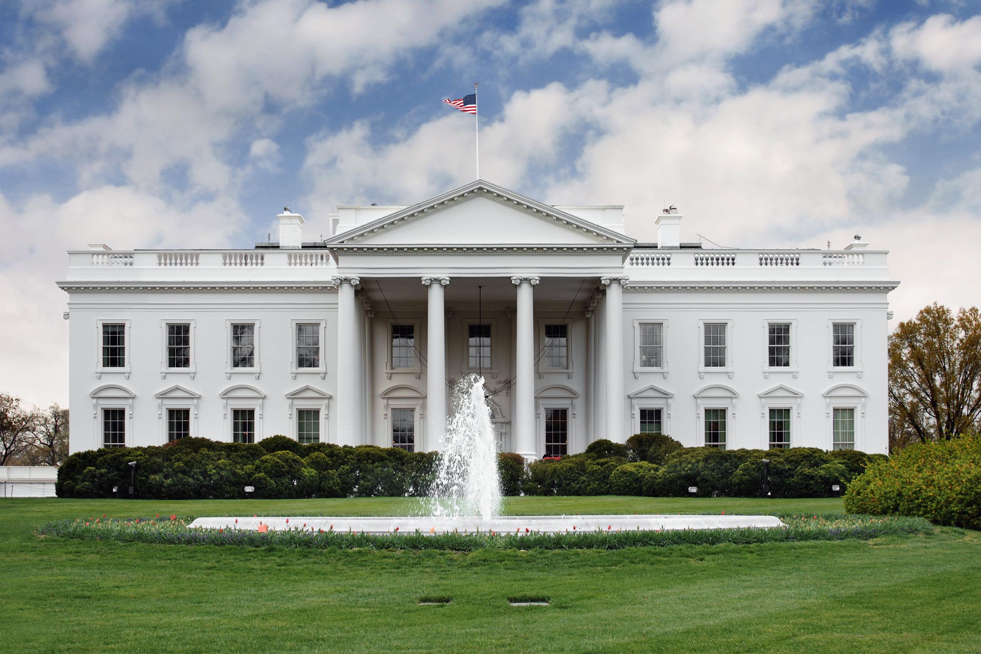 USA White House with a fountain in front