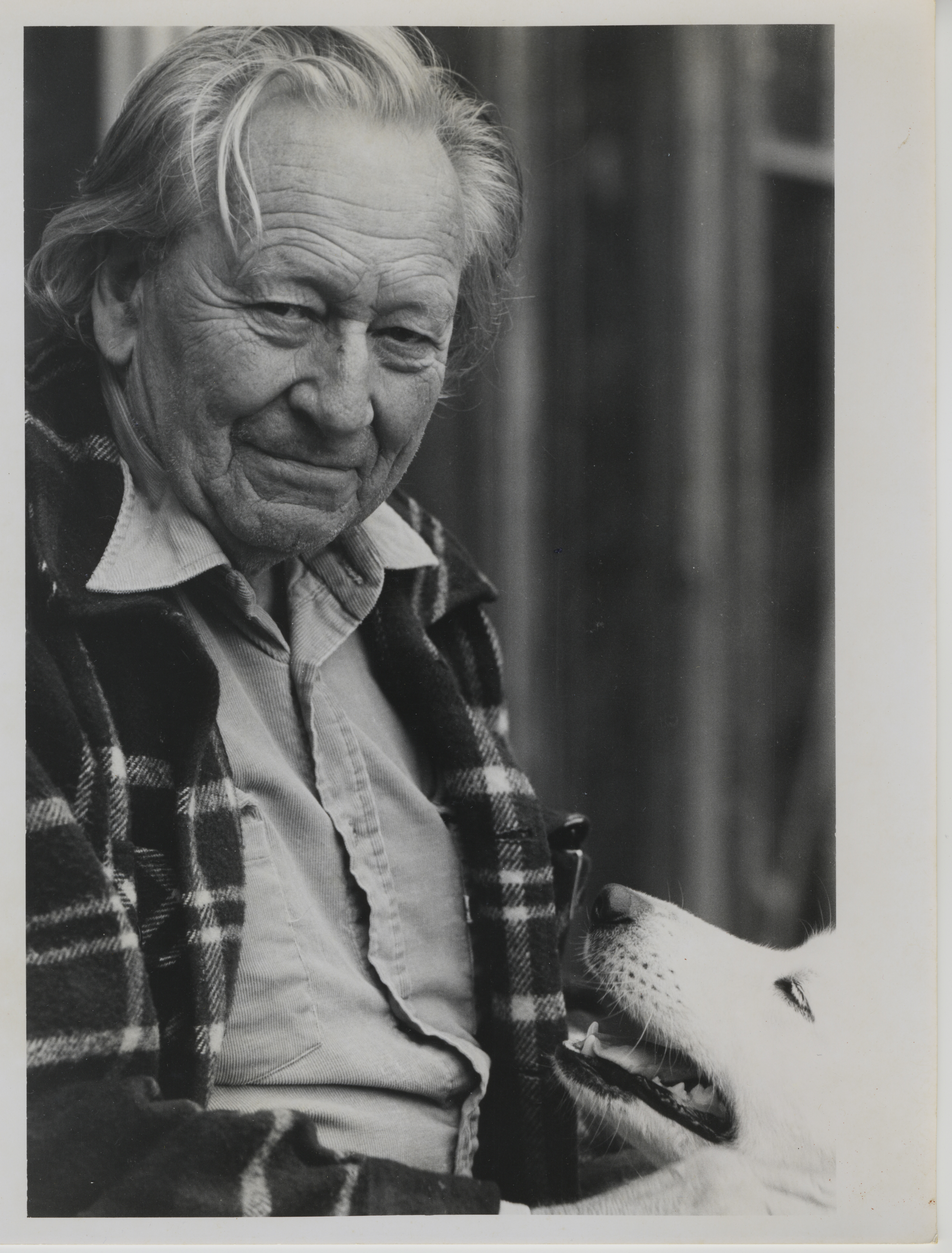 Gregory Bateson headshot