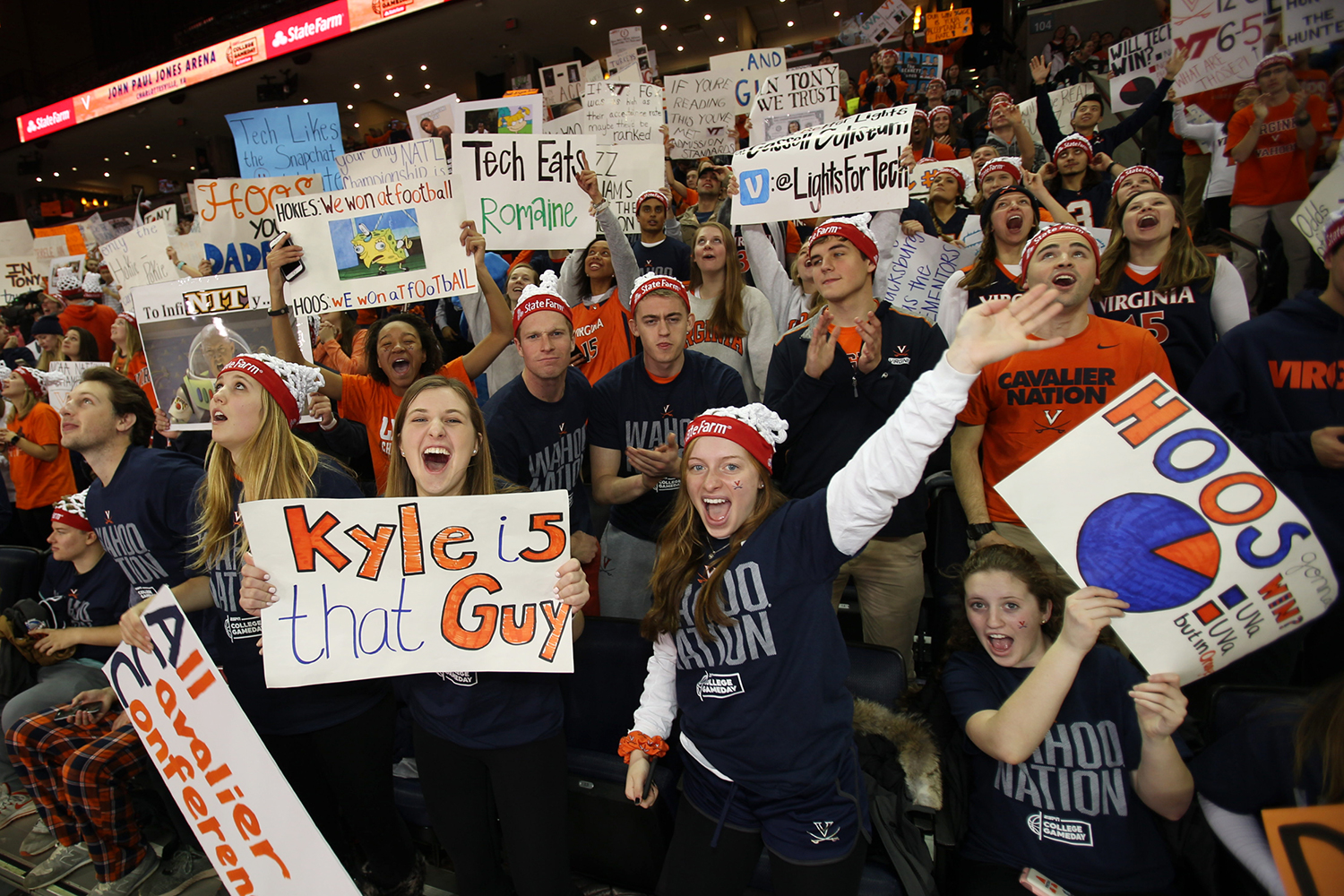 The best signs from ESPN’s ‘College GameDay’ at UVA | UVA Today