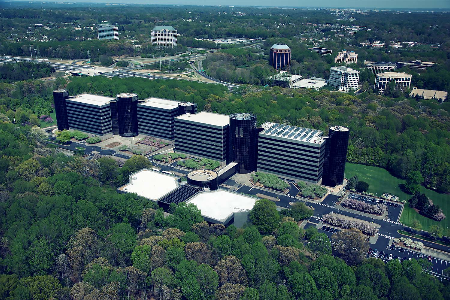 An aerial view of the Inova Center for Personalized Health