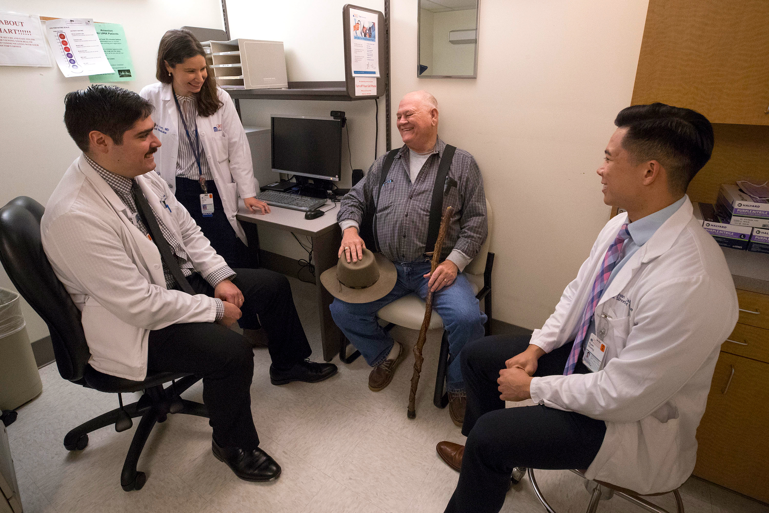 The UVA Health System’s Patient-Student Partnership allows medical students to establish deeper relationships with patients and gives them a real-world context to their academic experiences. (Photo by Dan Addison, University Communications)