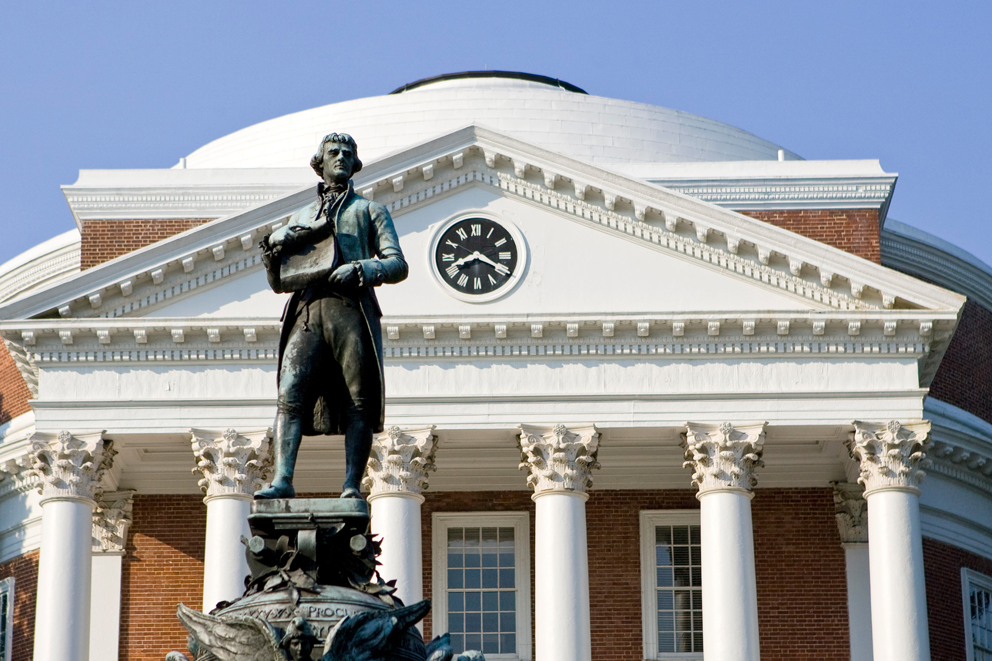 Thomas Jefferson Statue in front of the Rotunda