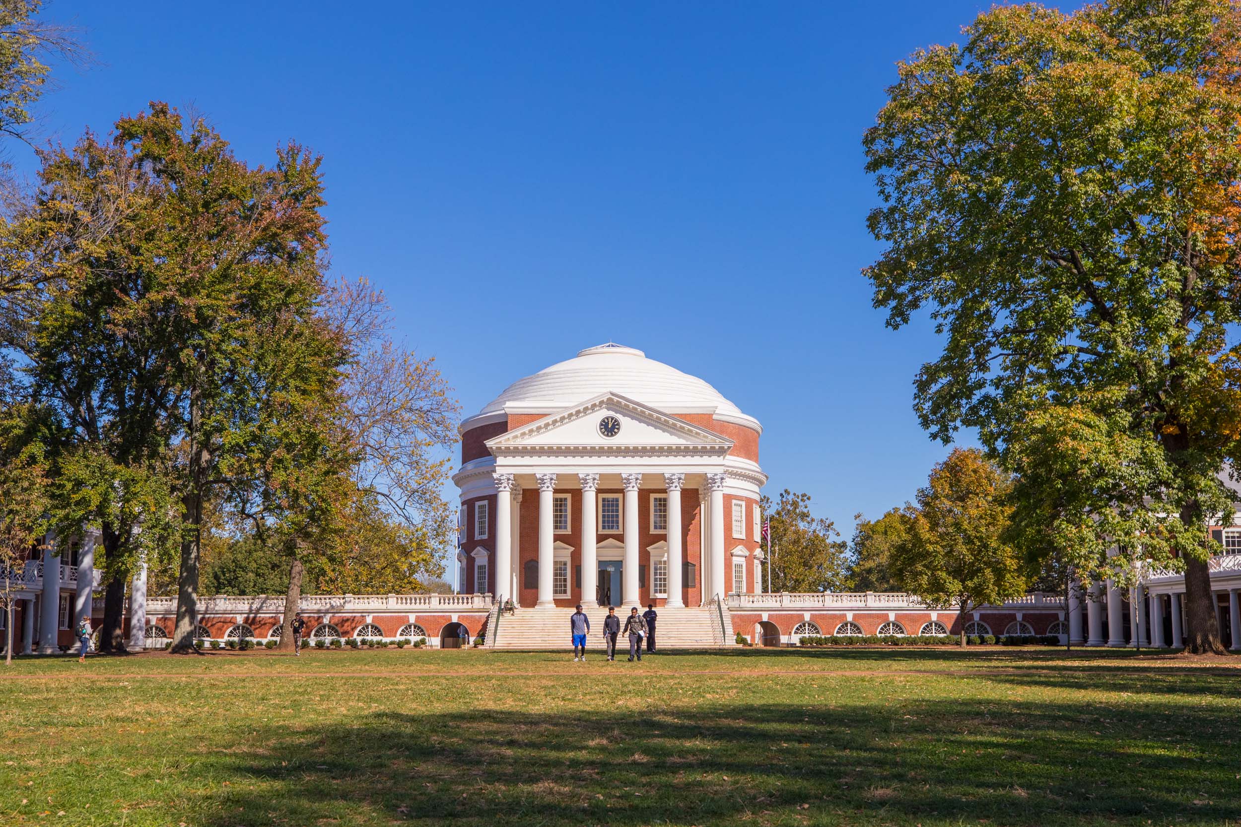UVA Adds Early Decision Option for Prospective Applicants