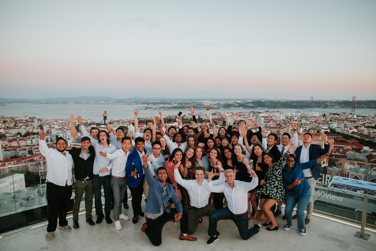 Students in the “iX Accelerate” program takes a group photo