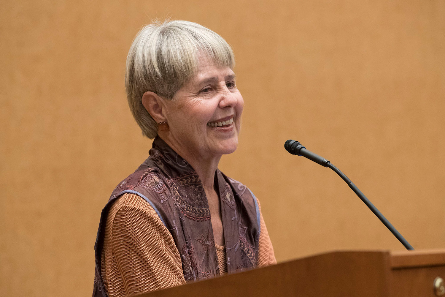 At the symposium, Bond’s wife of 24 years, attorney Pam Horowitz, said that although he never envisioned having an academic career, Bond found an academic home at UVA. (Photo by Dan Addison, University Communications)