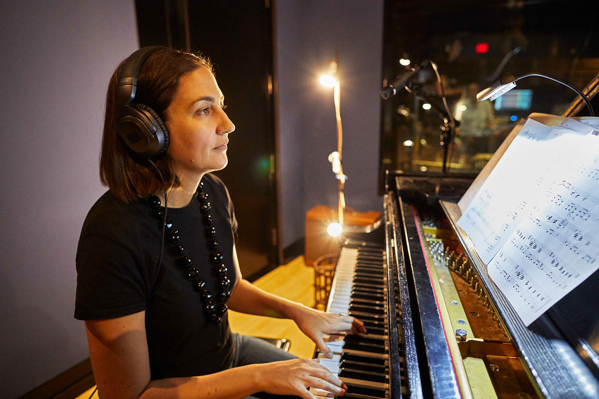 Kait playing the piano 