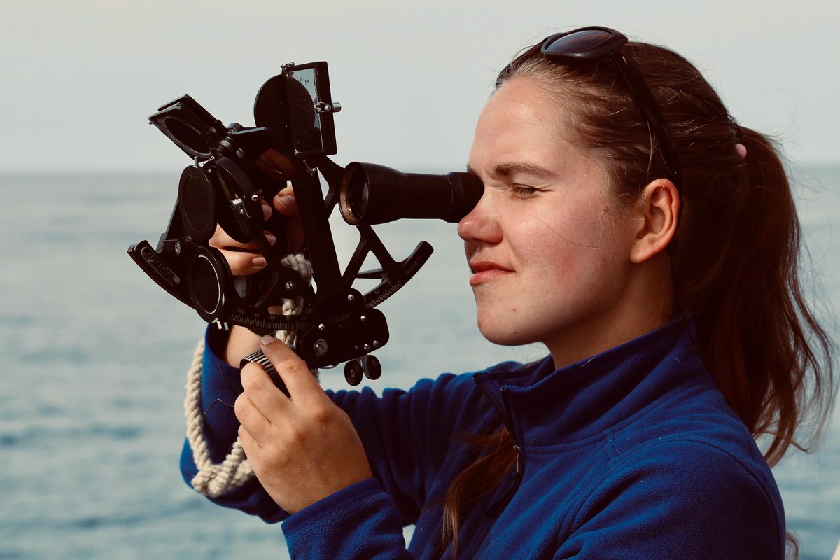  Katherine Webber using a navigation device