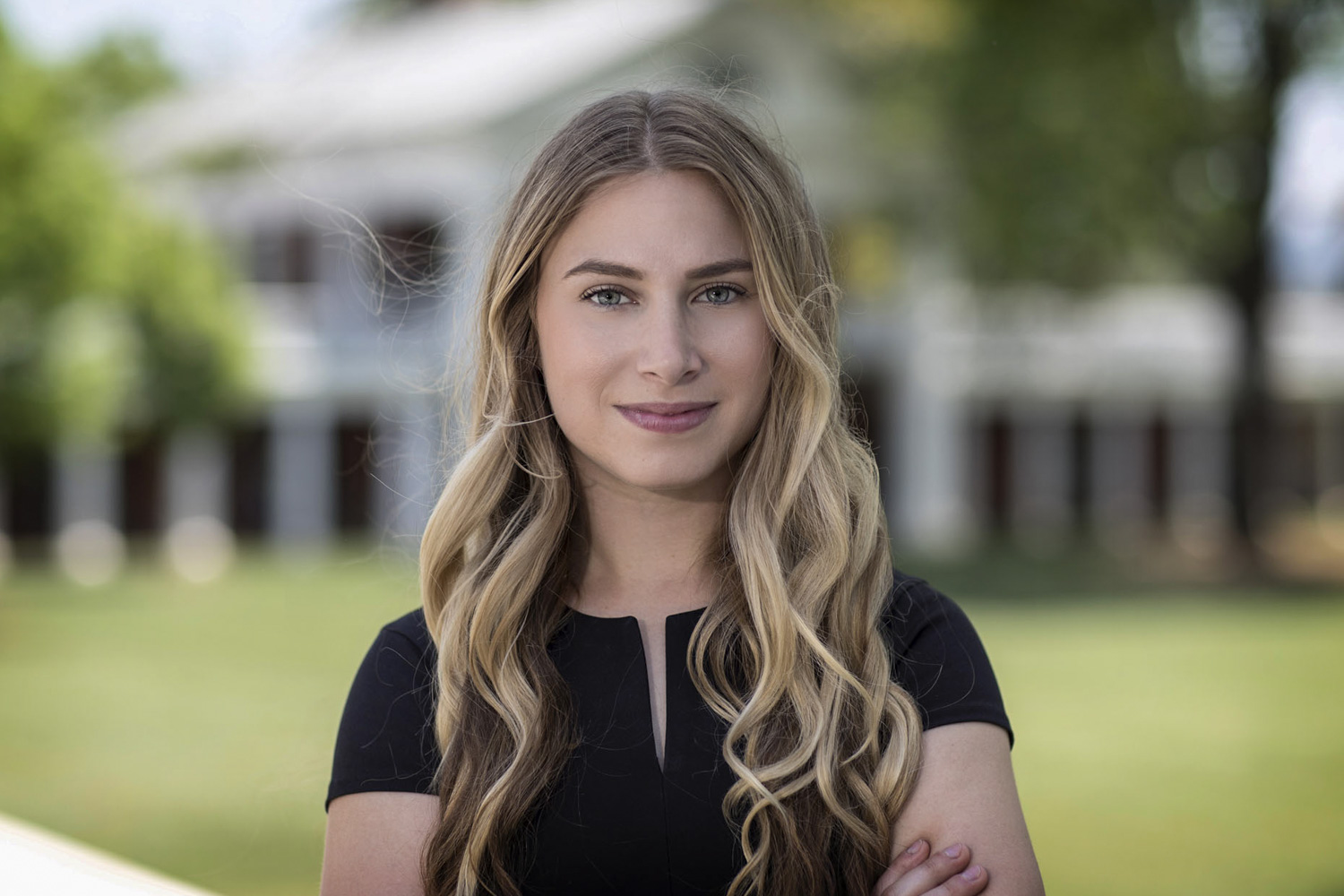 Lena Schulhofer headshot