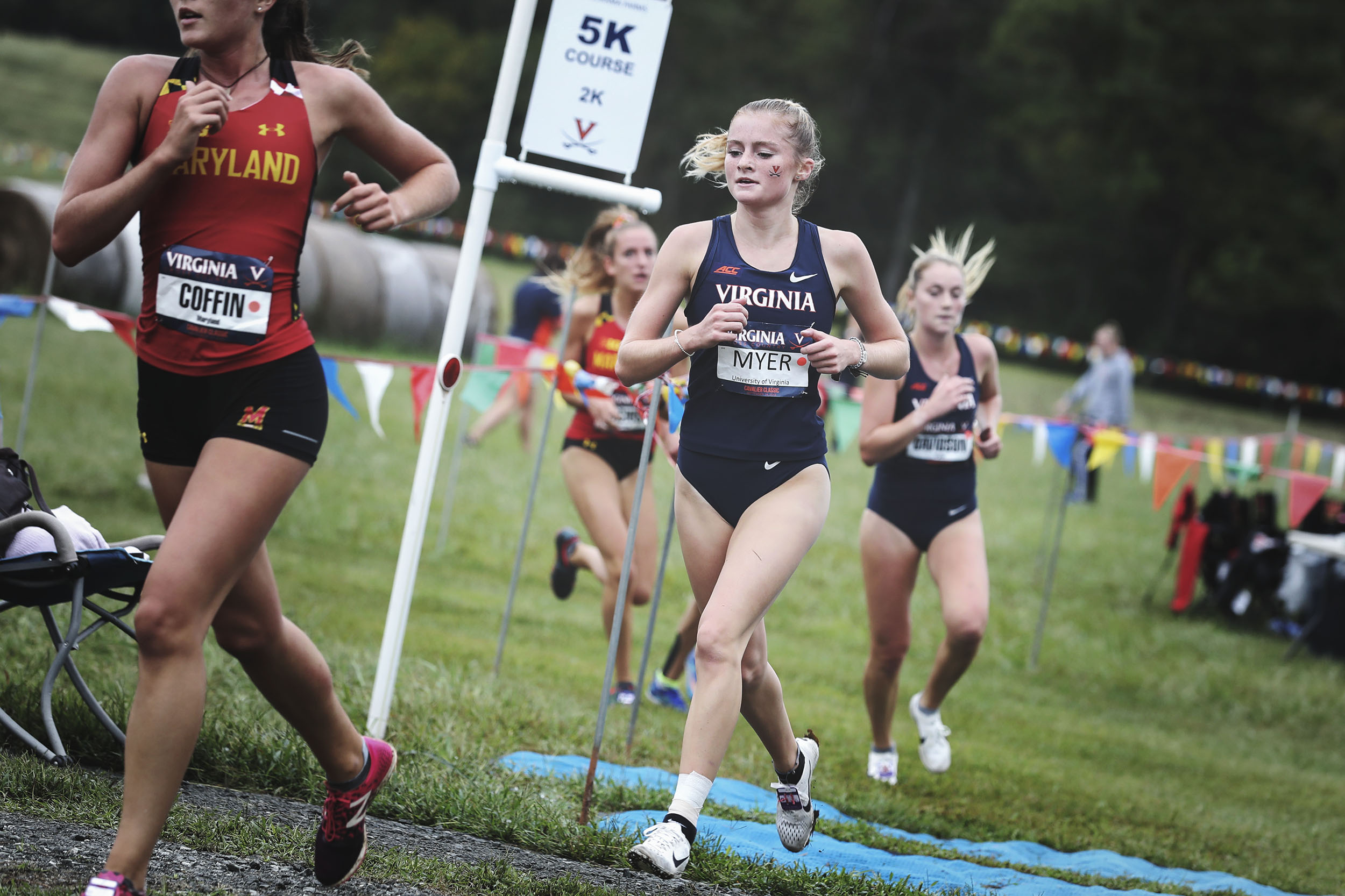 Emma Myer running during track and field