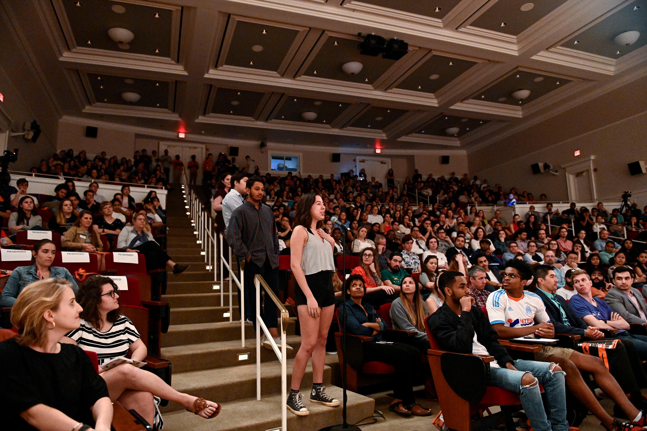 Students stand in line to ask Ohanian a question