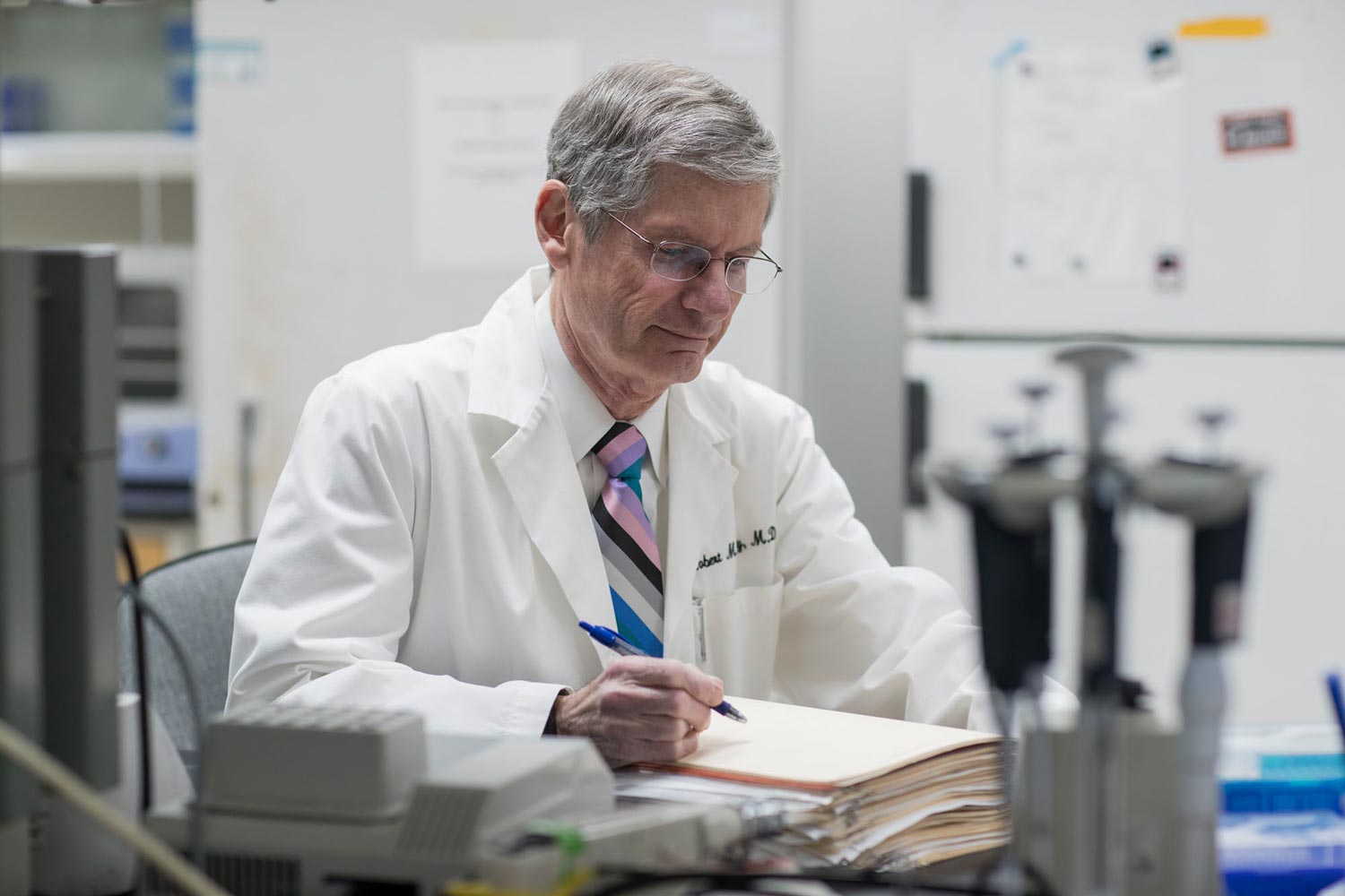 Dr. Robert Carey headshot