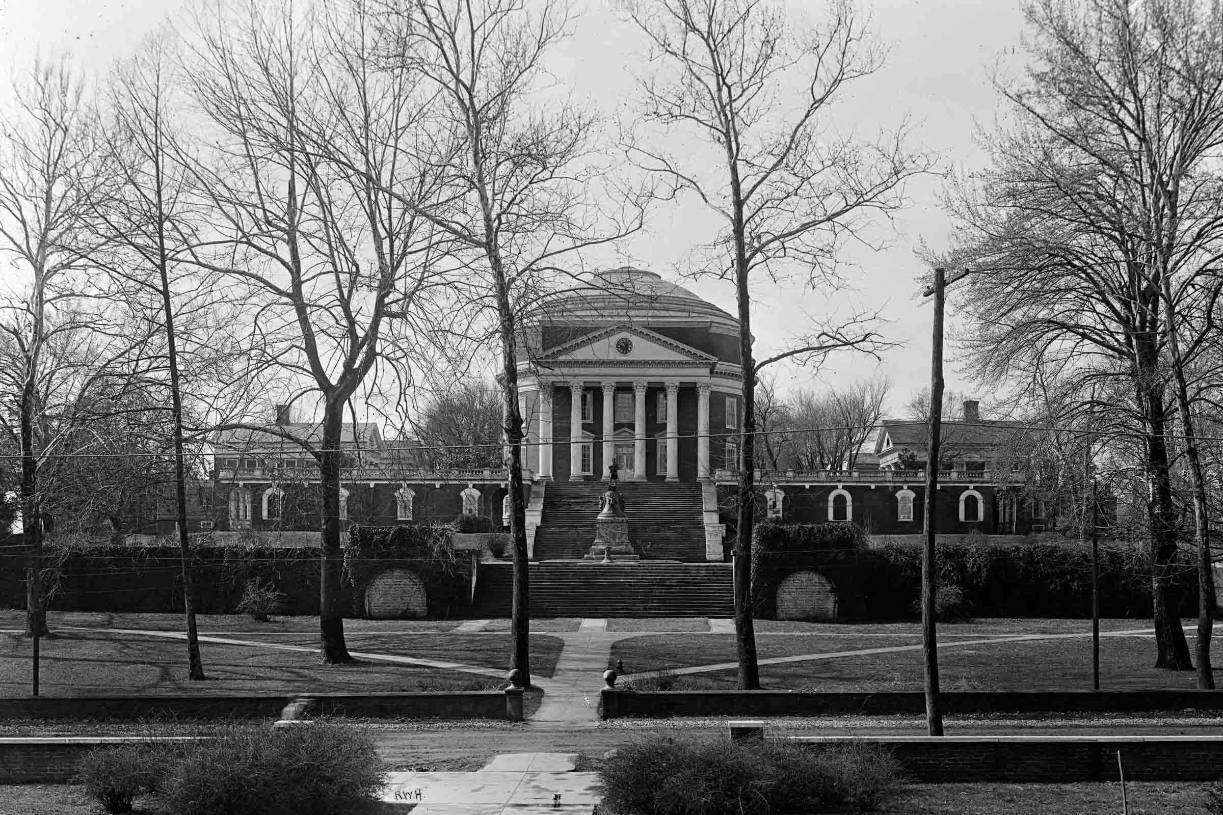 The Rotunda in 1913, as seen from the north, a view O’Keeffe captured several times. Image: Rufus W. Holsinger (American 1866-1930). Rotunda, 1913. Dry-plate glass negative. Holsinger Studio Collection, Albert and Shirley Small Special Collections Librar