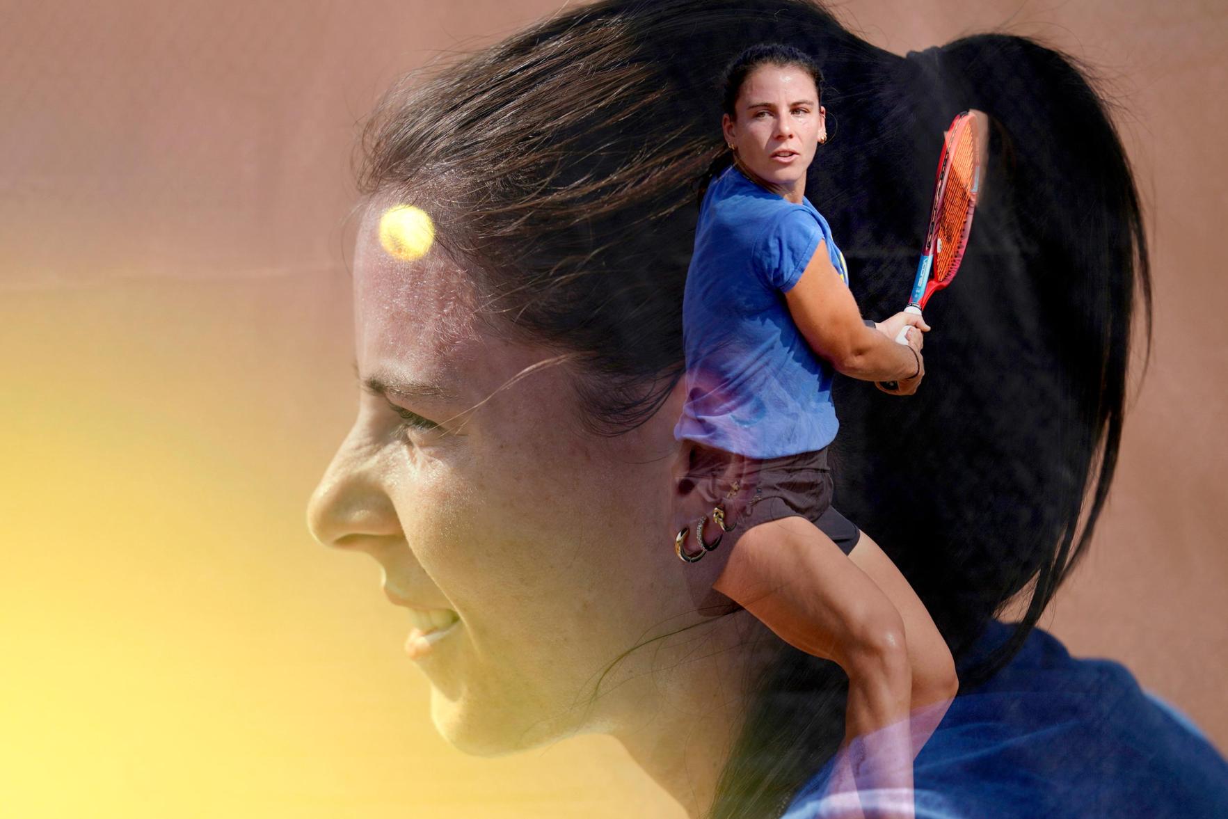 Poster featuring Emma Navarro playing tennis