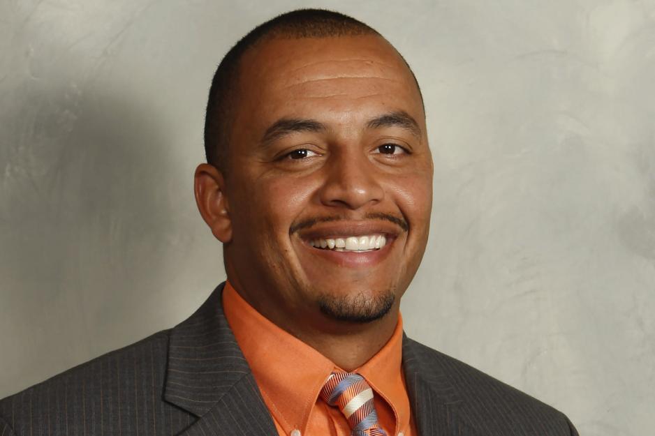 Tony Elliot headshot