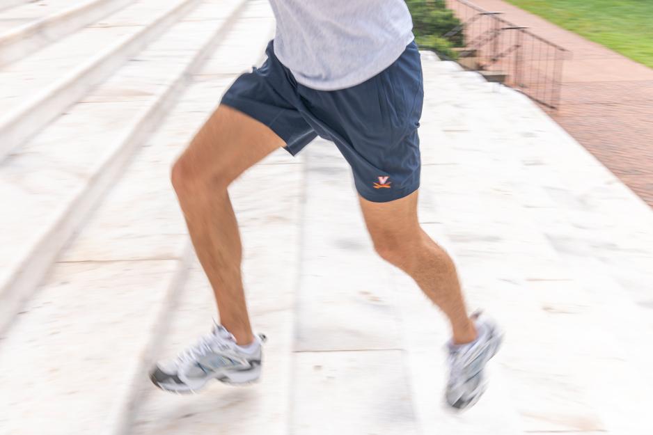 Jogger shorts in action