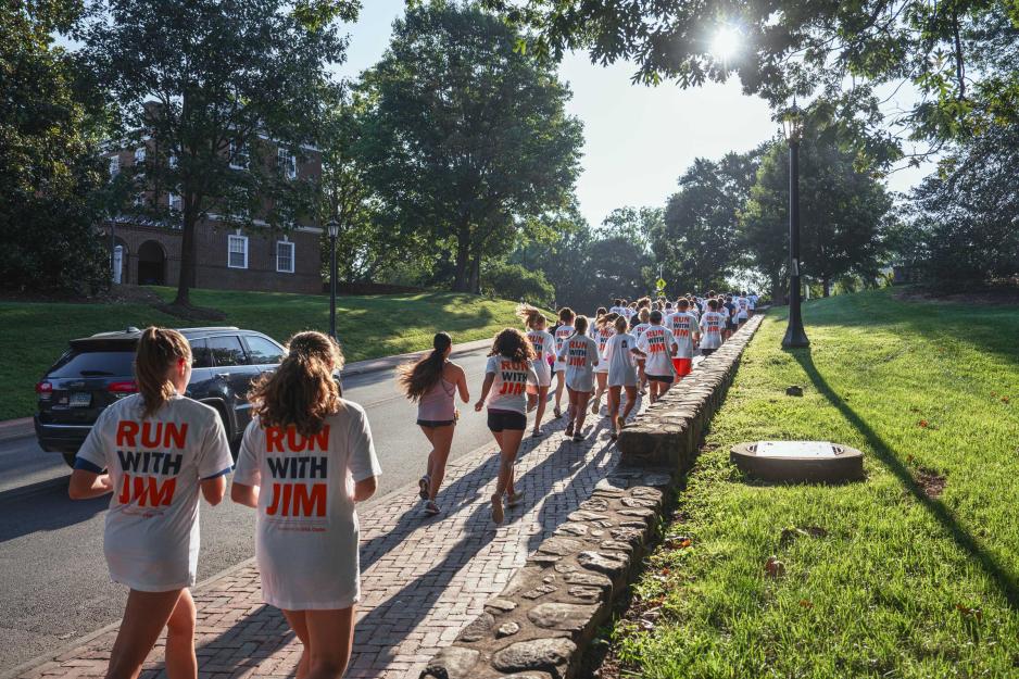 runners cruise along after Jim Ryan