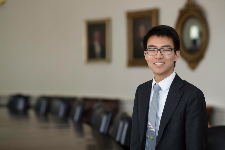 Derrick Wang headshot