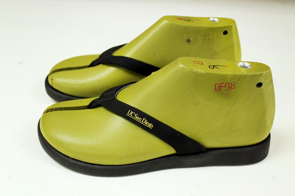Flip Flops that say UC San Diego