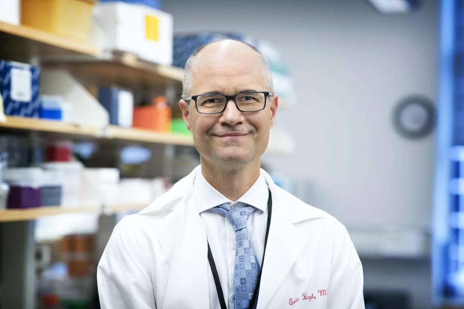 Dr. Eric Houpt headshot