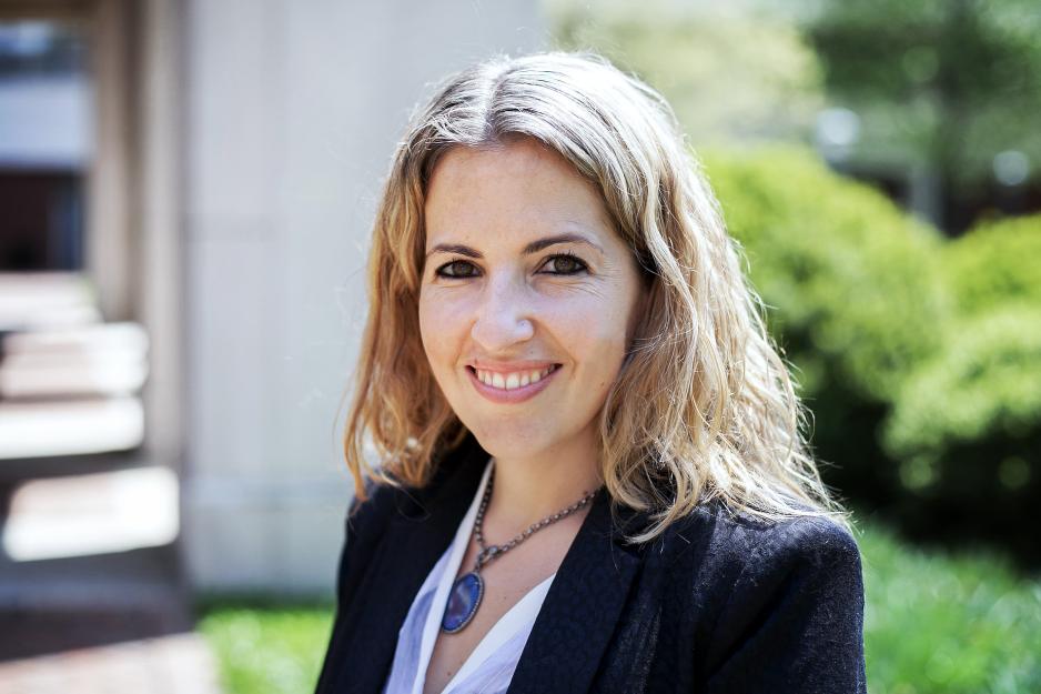Mila Versteeg headshot