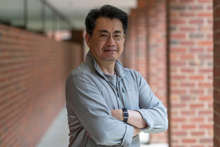 Robert Tai headshot