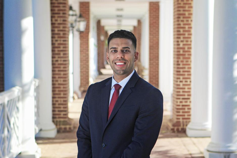 Daniel Dickey headshot