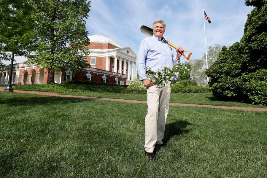 John Sauer standing in front of the UVA Rotunda