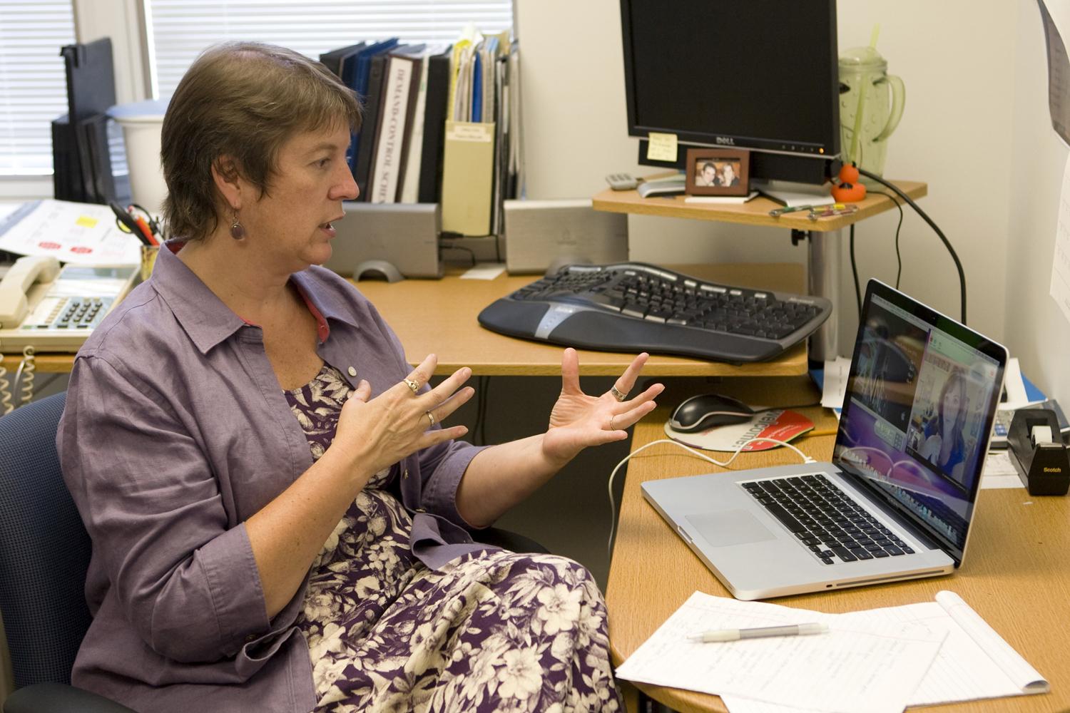 #39 From a Distance #39 : U Va Program Helps Sign Language Interpreters Hone