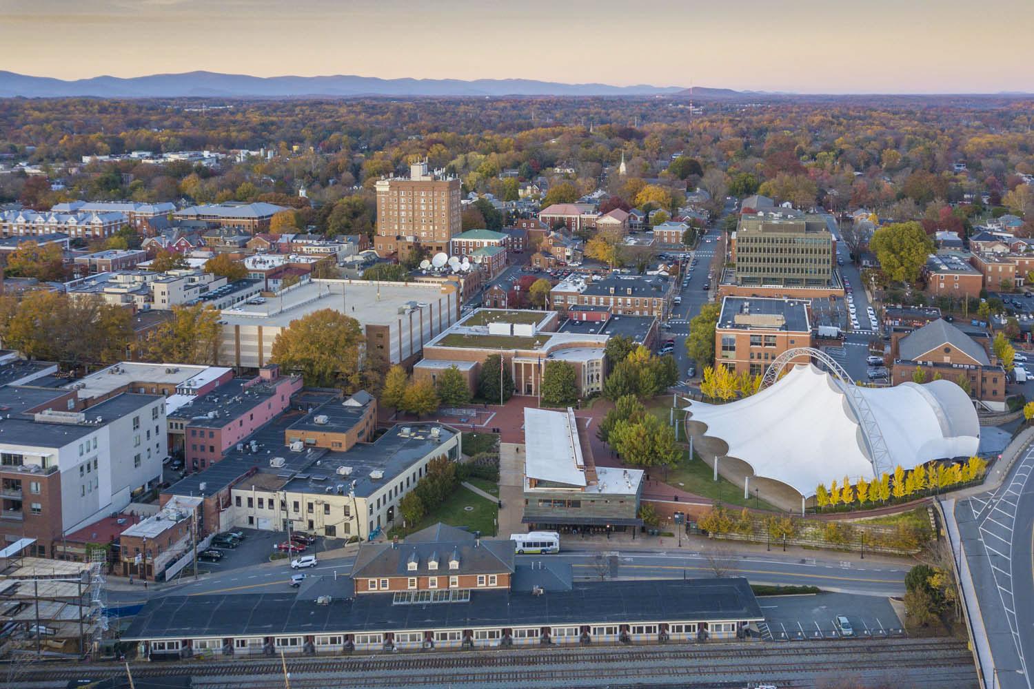 Accolades Charlottesville Among Nation’s 10 ‘Best College Towns’ UVA