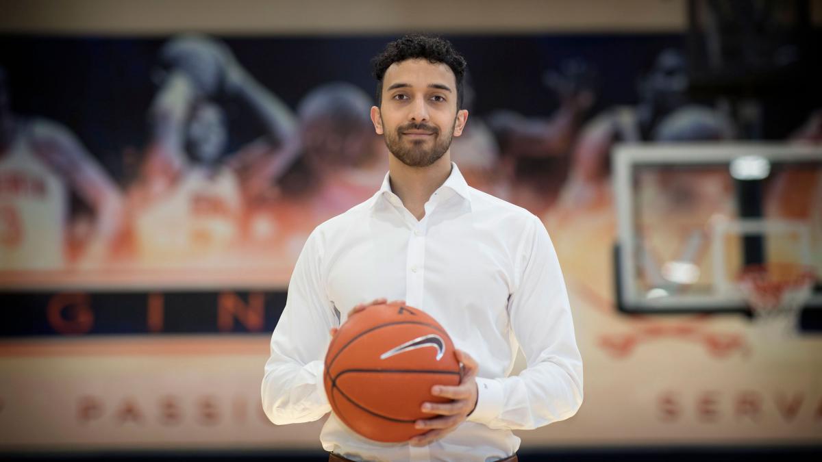 Movin Up Former Student Manager Now A Key Part Of Basketball