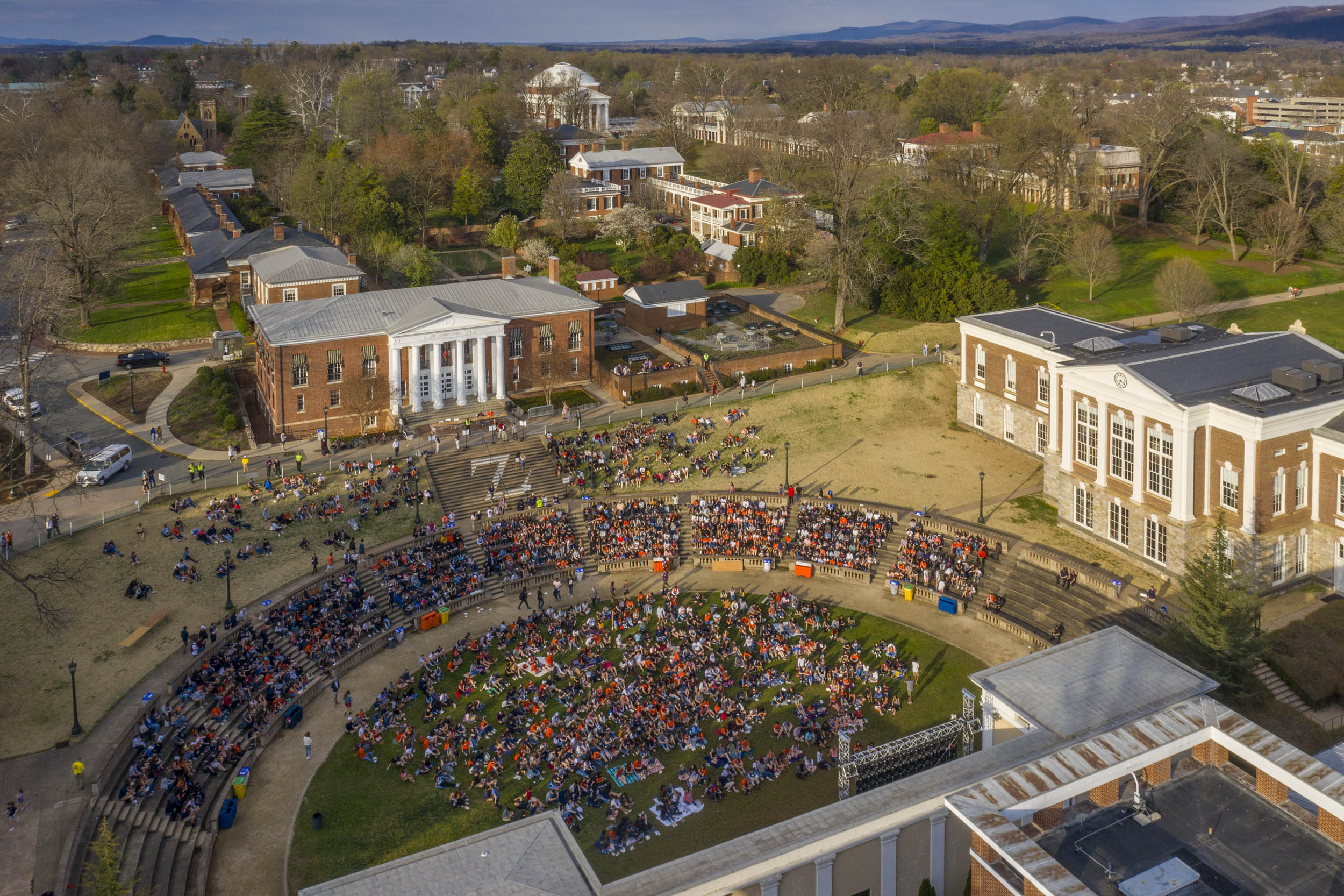 Crowd gathered in the Amphitheater to watch the Final Four 